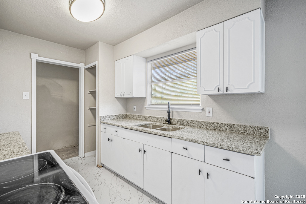 111 Lake Valley