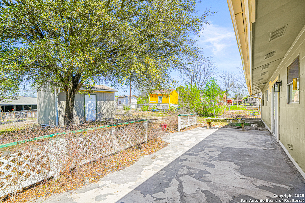 111 Lake Valley