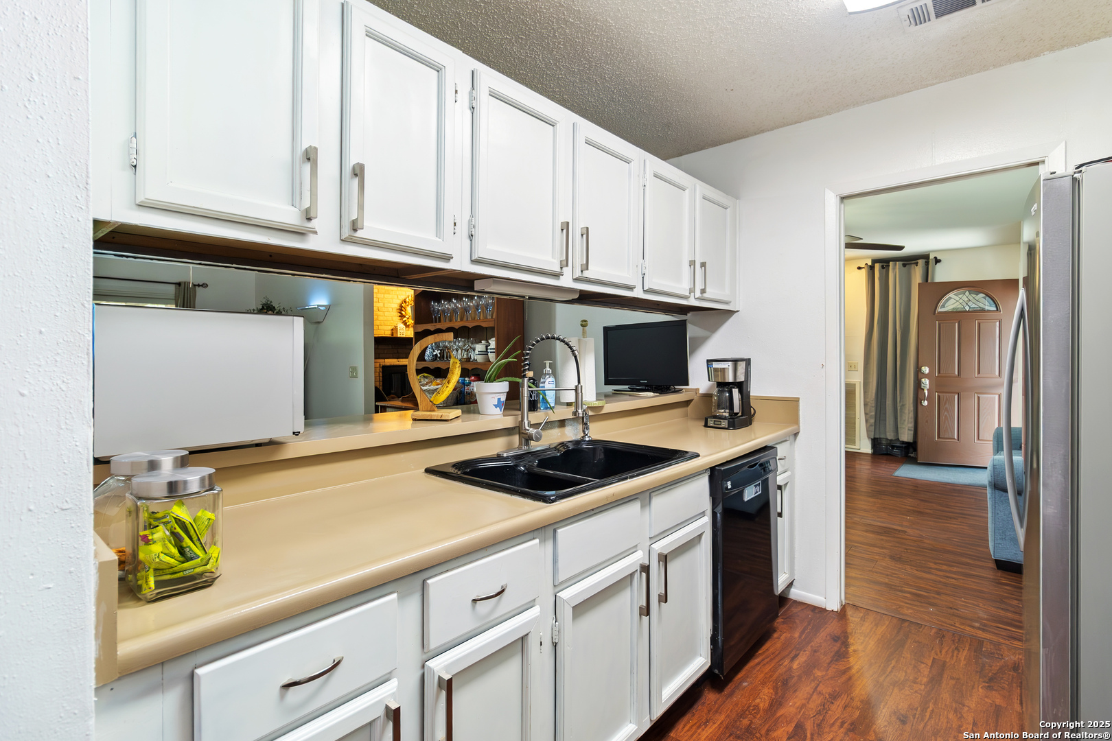 2711 Lake Arbor