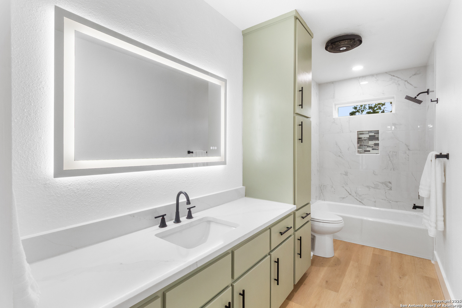 1124 Fox Run Circle