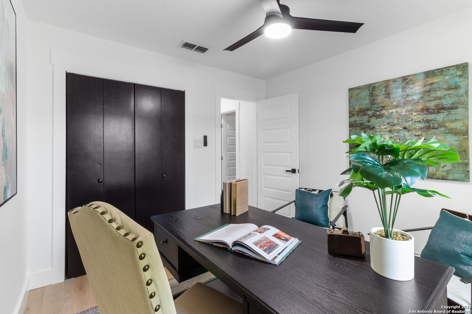 1124 Fox Run Circle