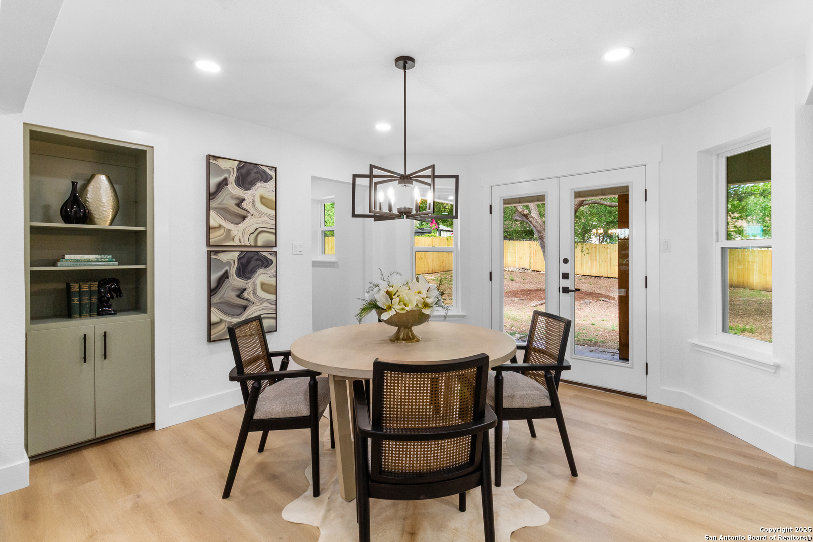 1124 Fox Run Circle