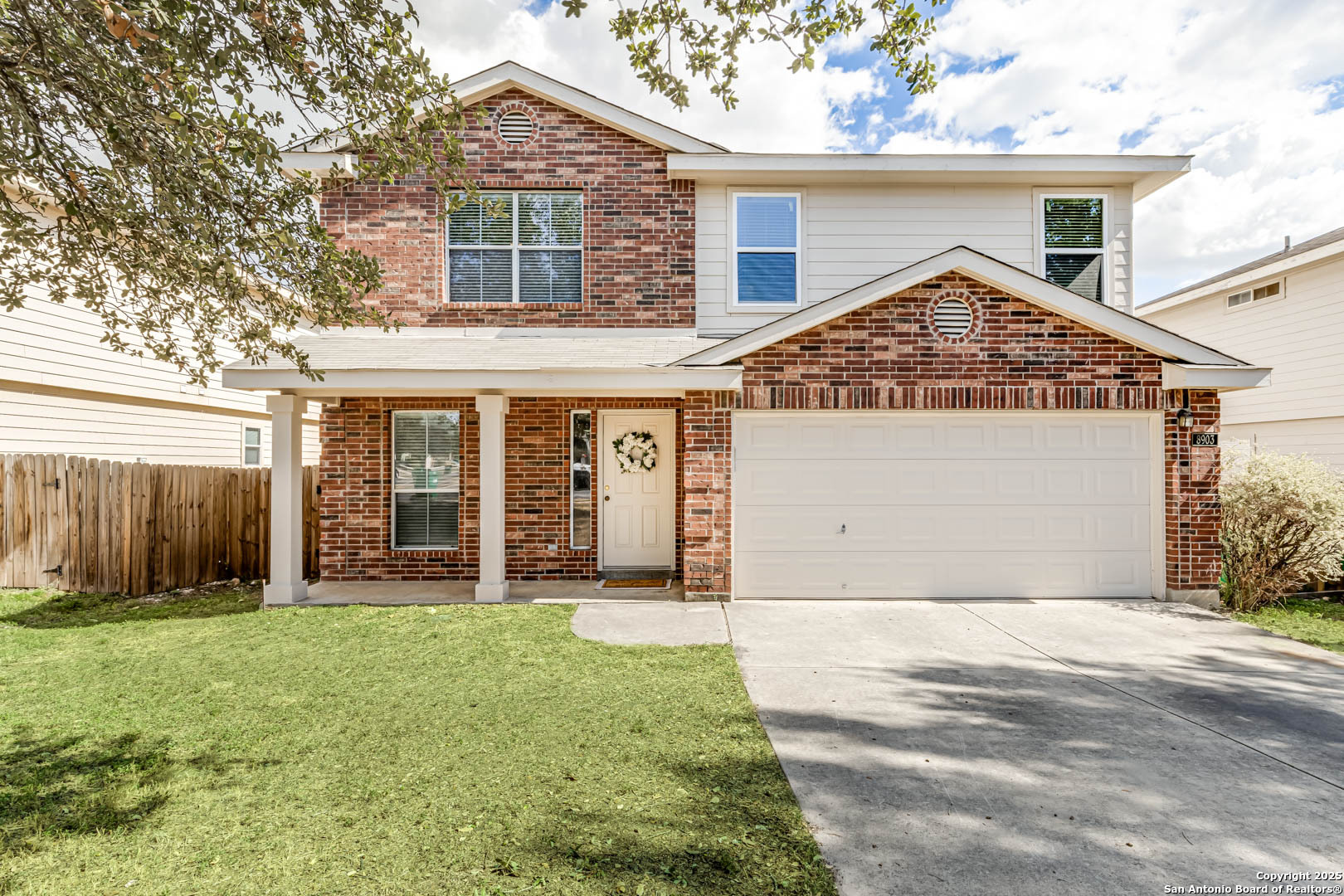8903 Meadow Springs