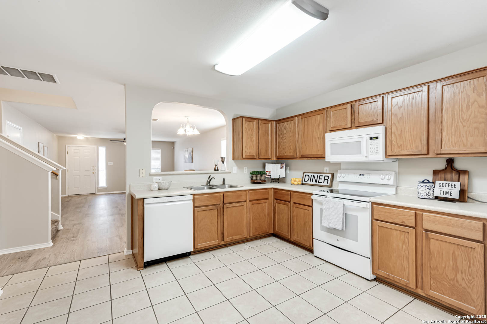 8903 Meadow Springs