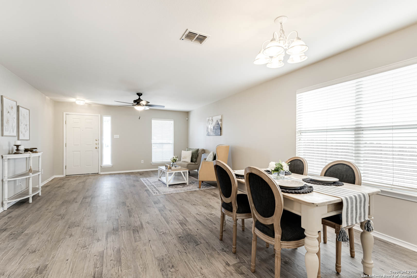 8903 Meadow Springs