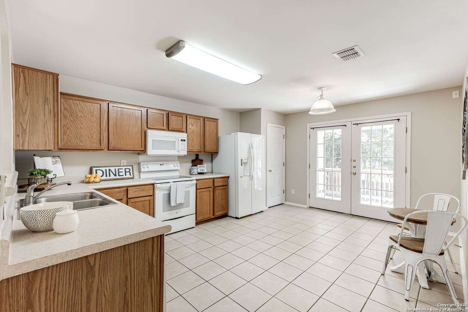 8903 Meadow Springs