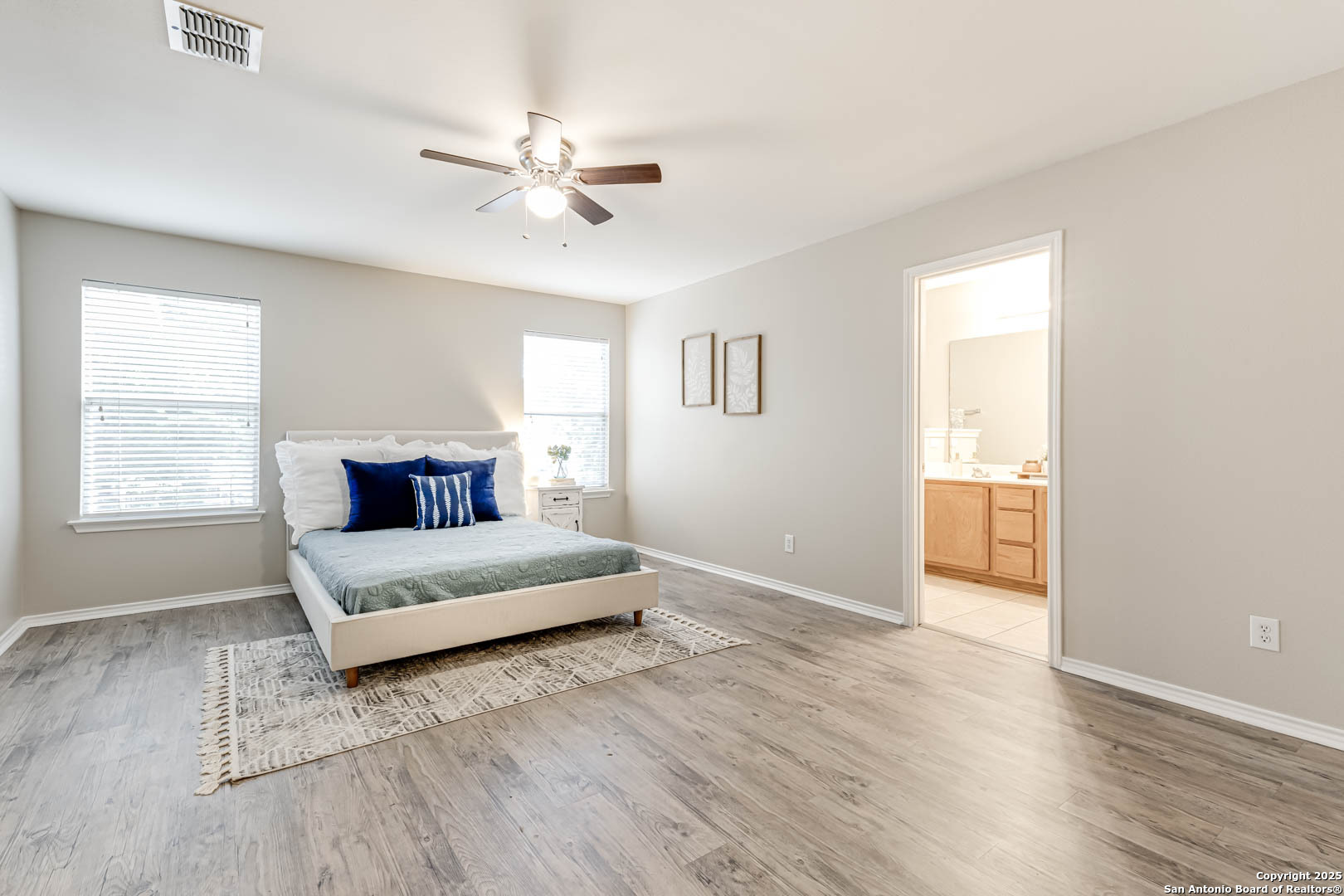 8903 Meadow Springs