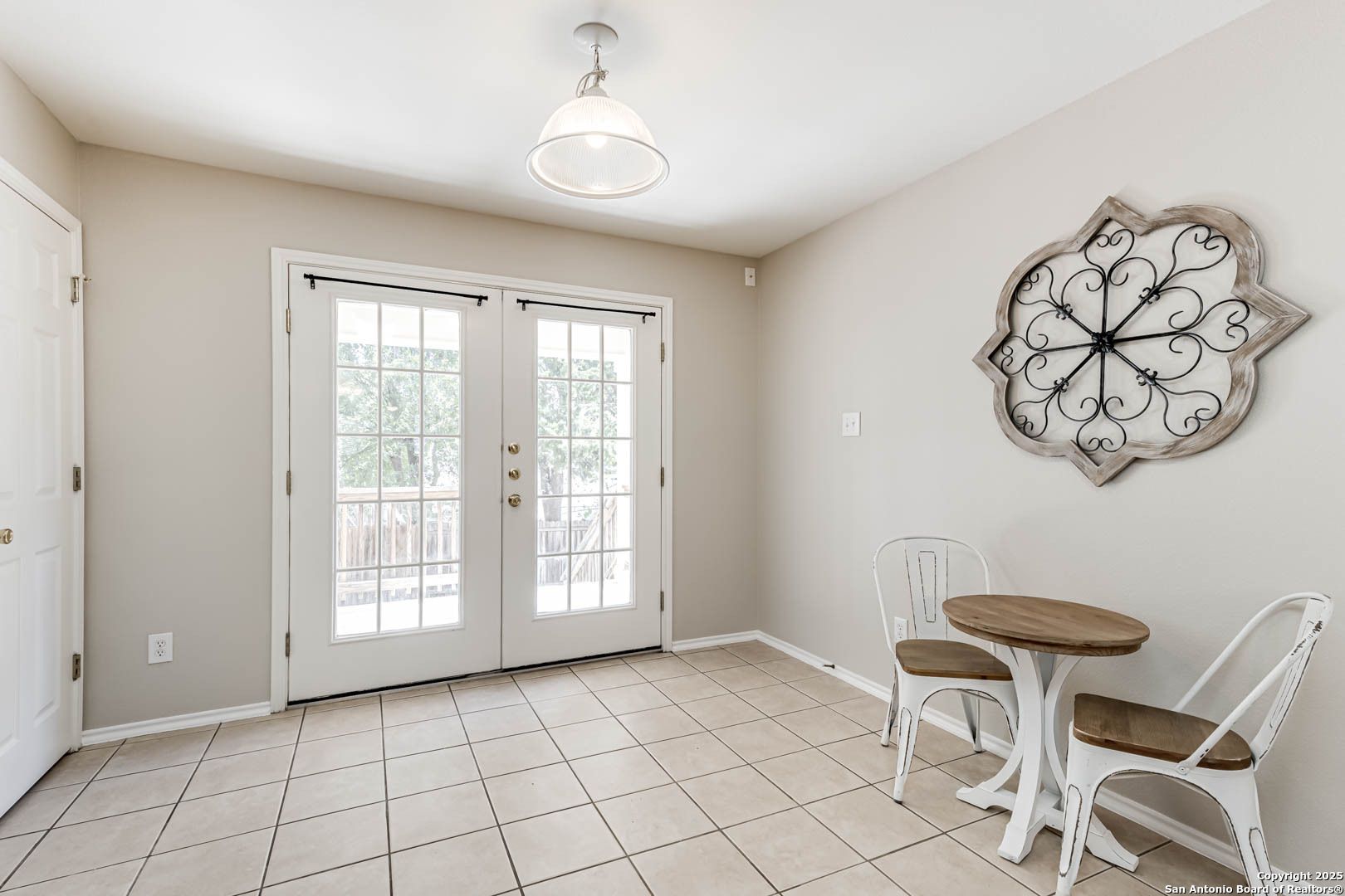 8903 Meadow Springs