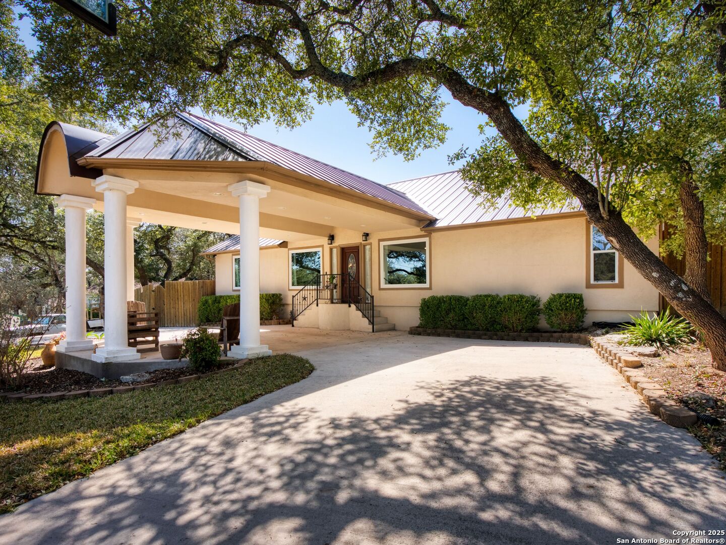 26817 Hogan Dr