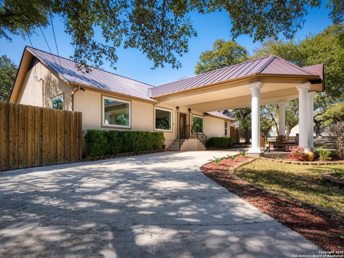 26817 Hogan Dr