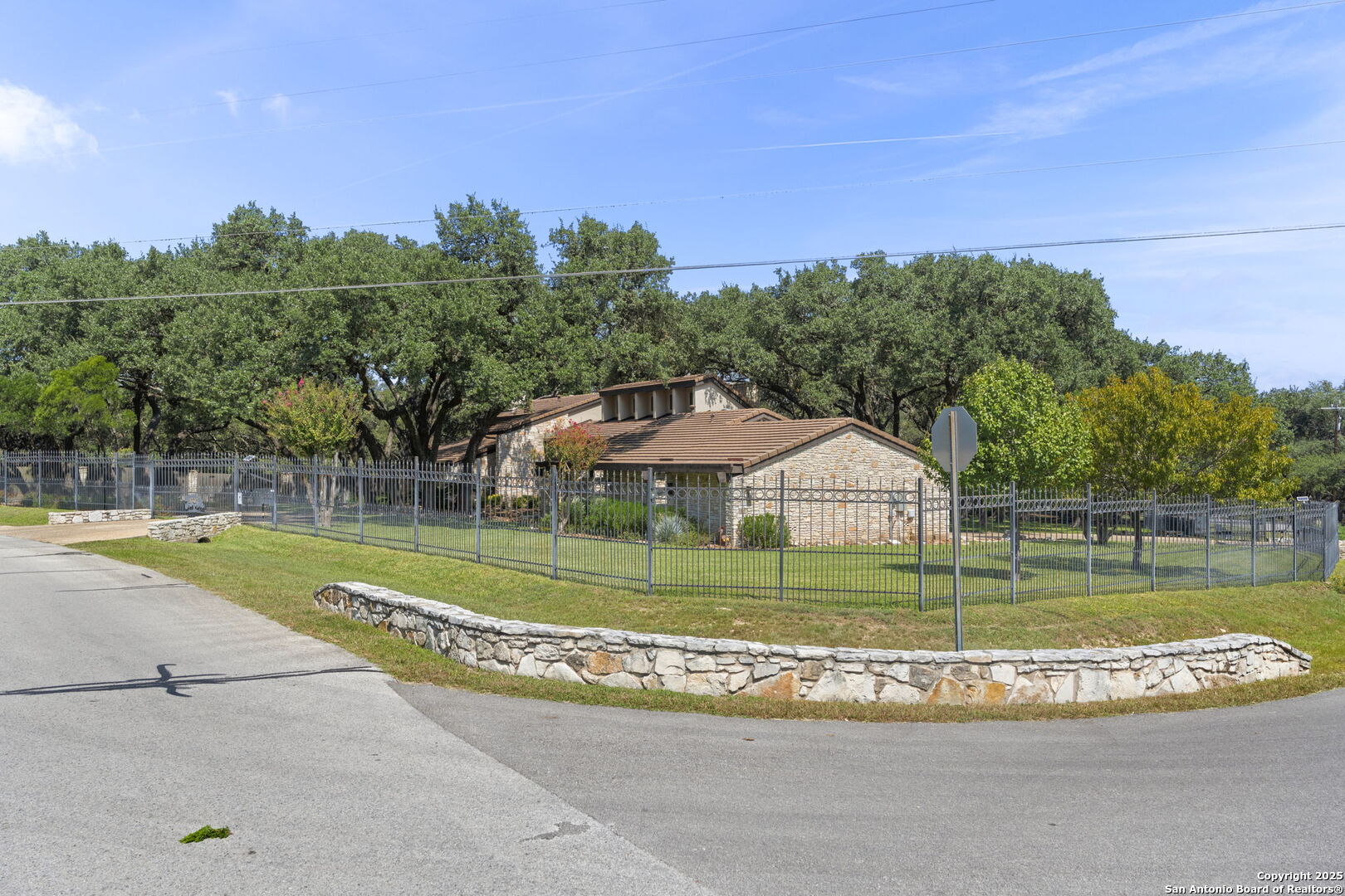 8707 Paisano Pass