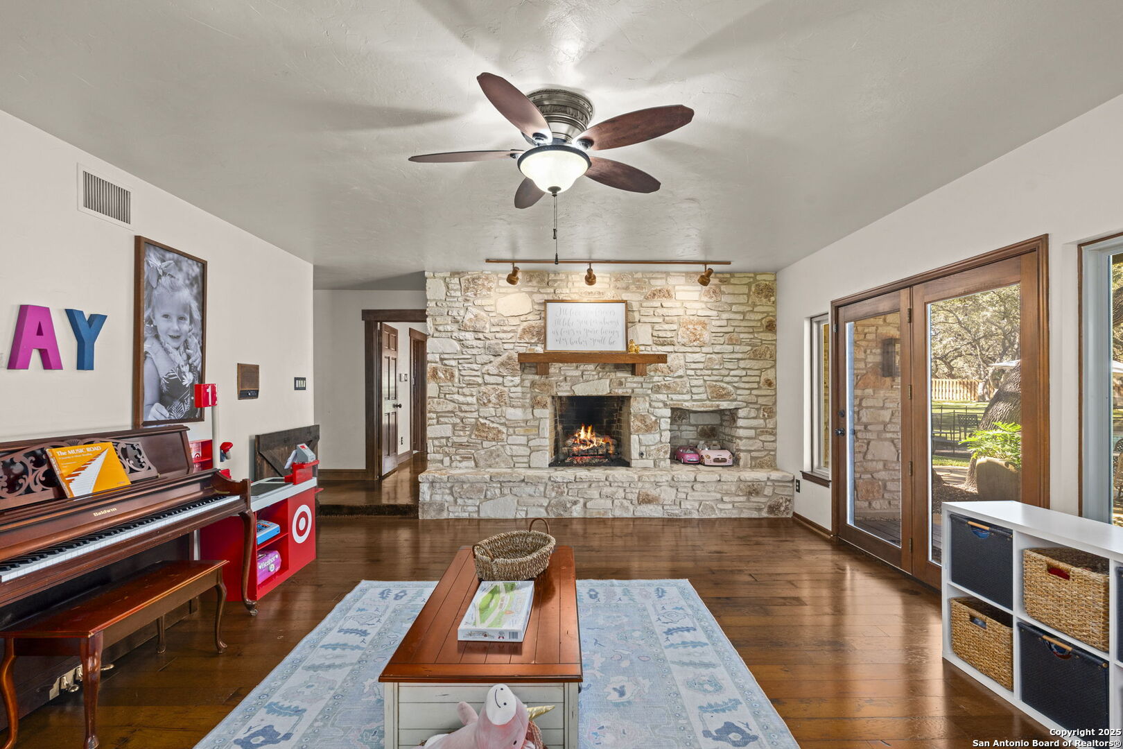 8707 Paisano Pass