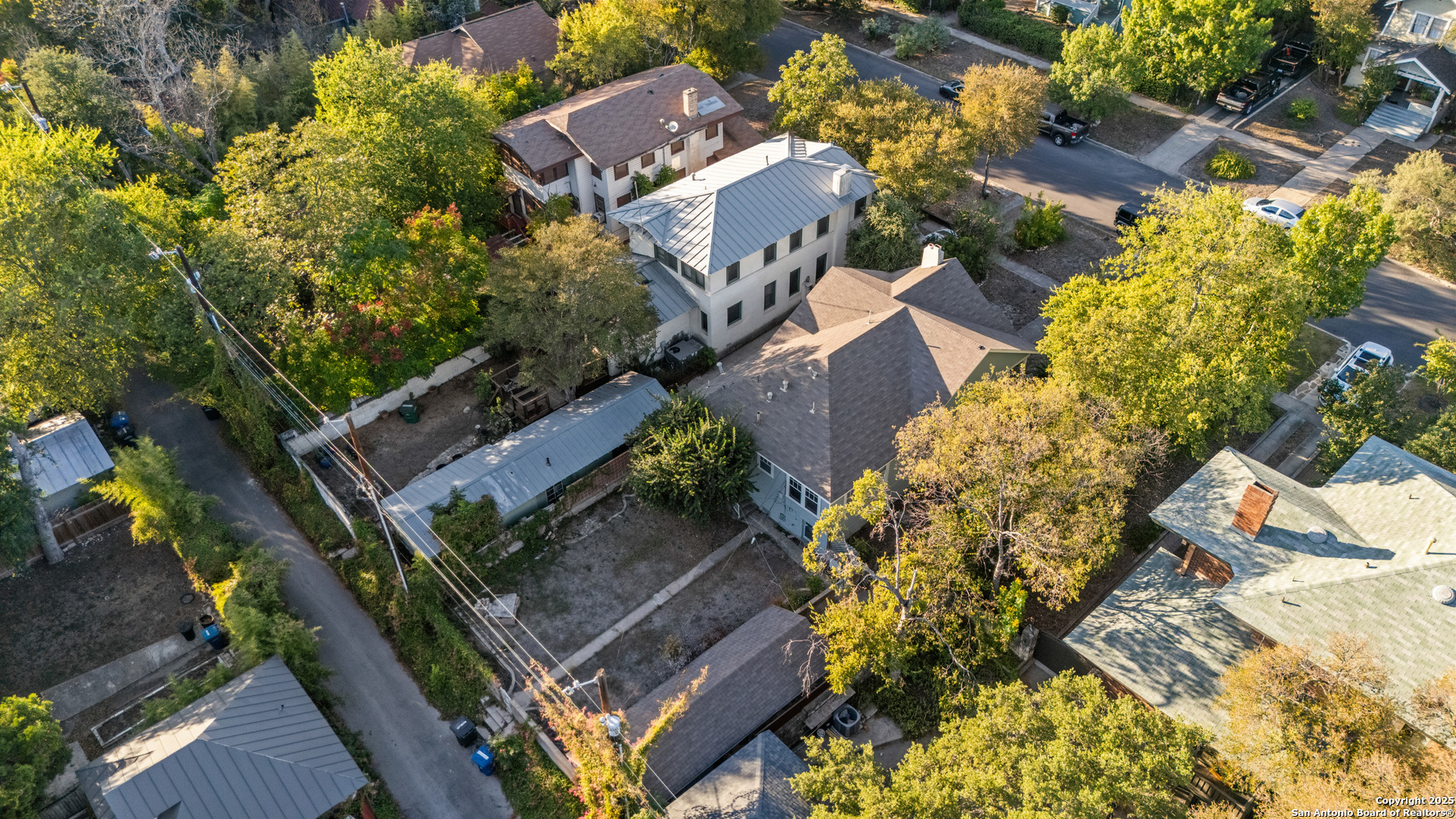 118 E Huisache