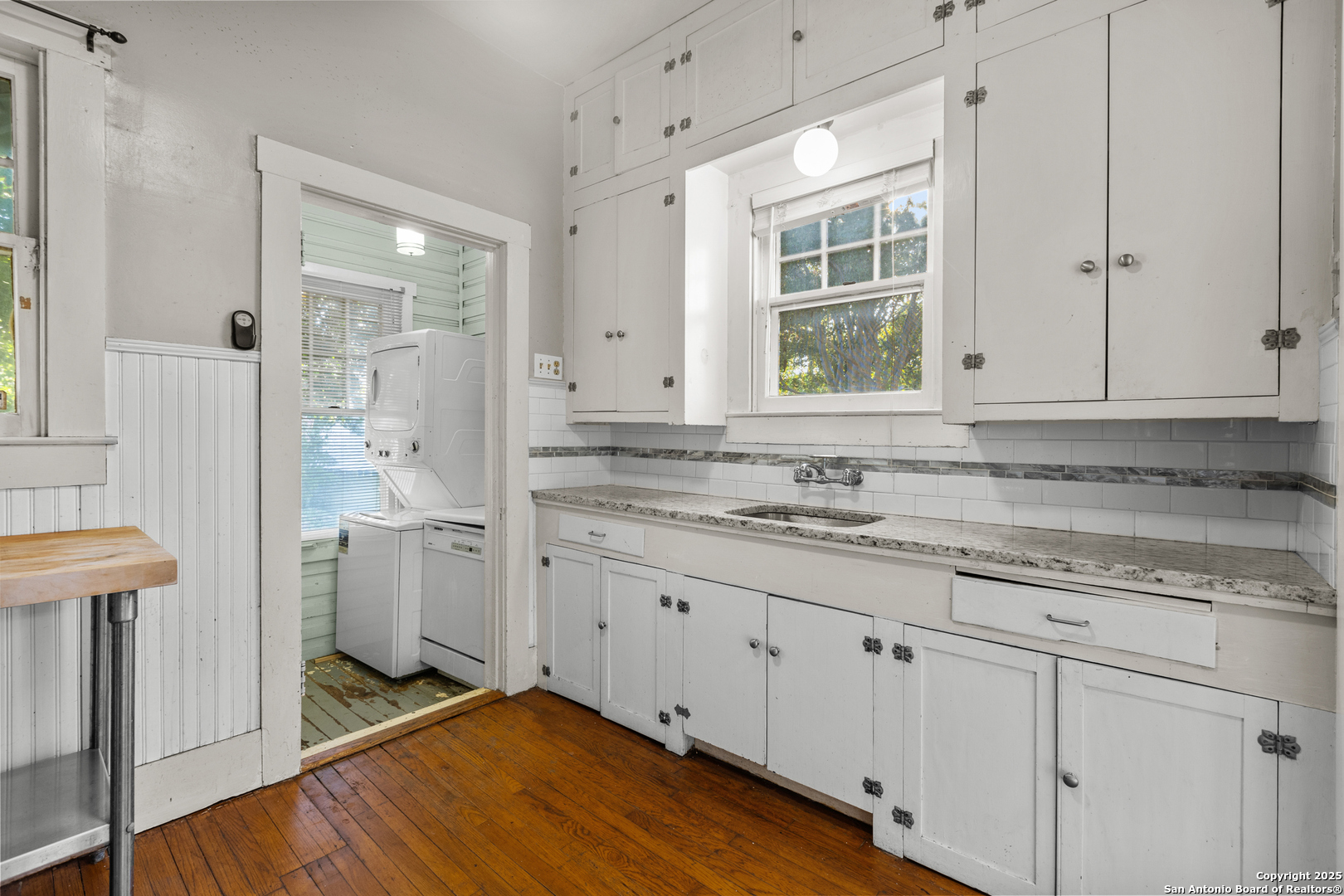 118 E Huisache