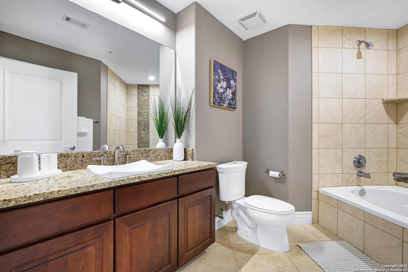 215 Center St Unit: 1307