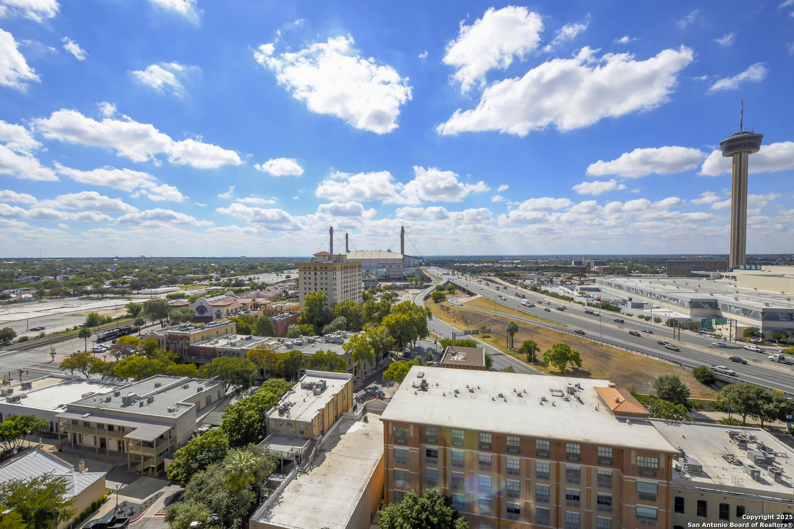 215 Center St Unit: 1307