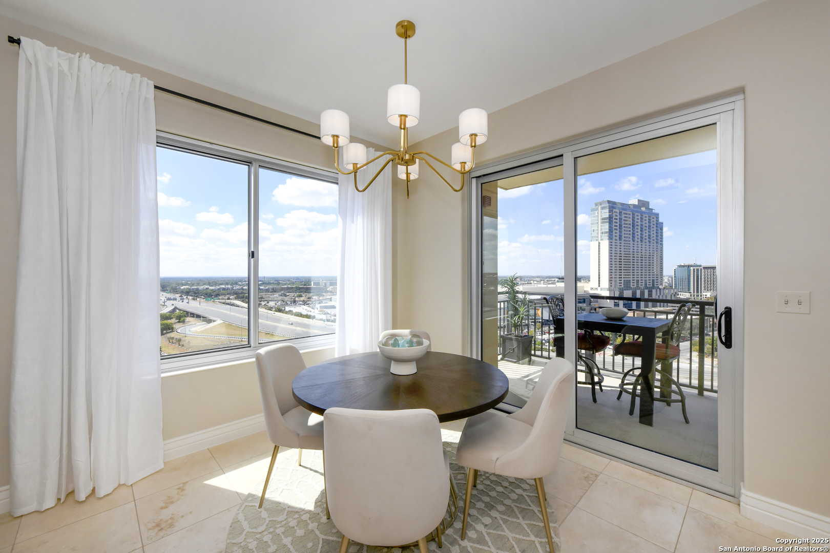 215 Center St Unit: 1307