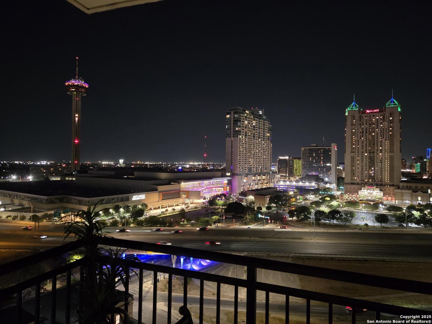 215 Center St Unit: 1307