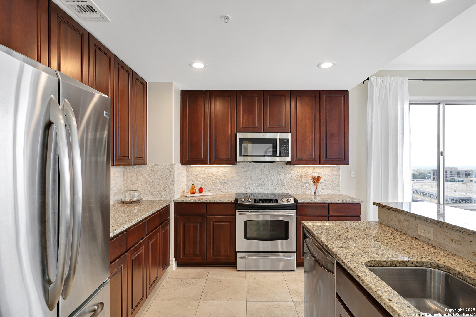 215 Center St Unit: 1307