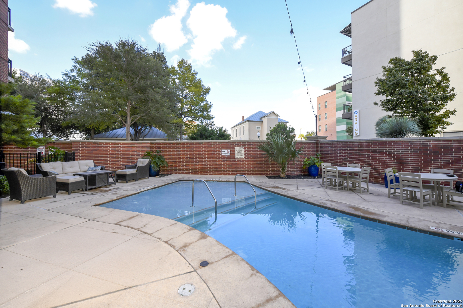 215 Center St Unit: 1307