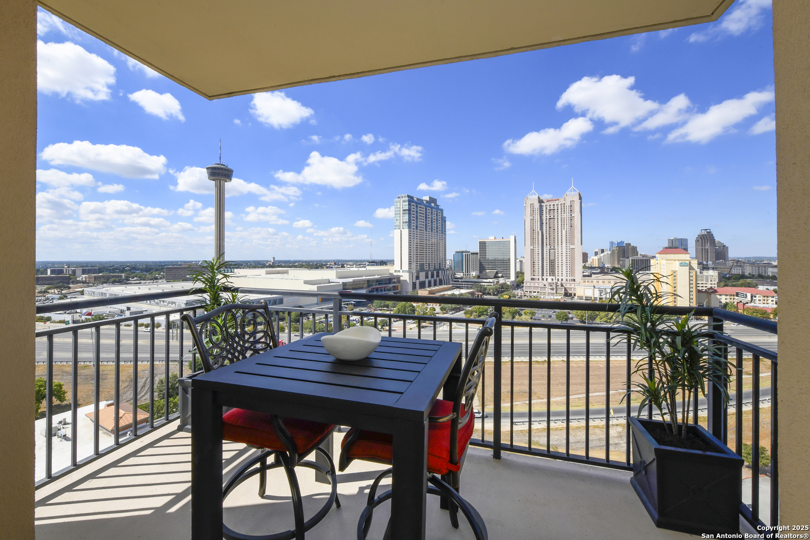 215 Center St Unit: 1307