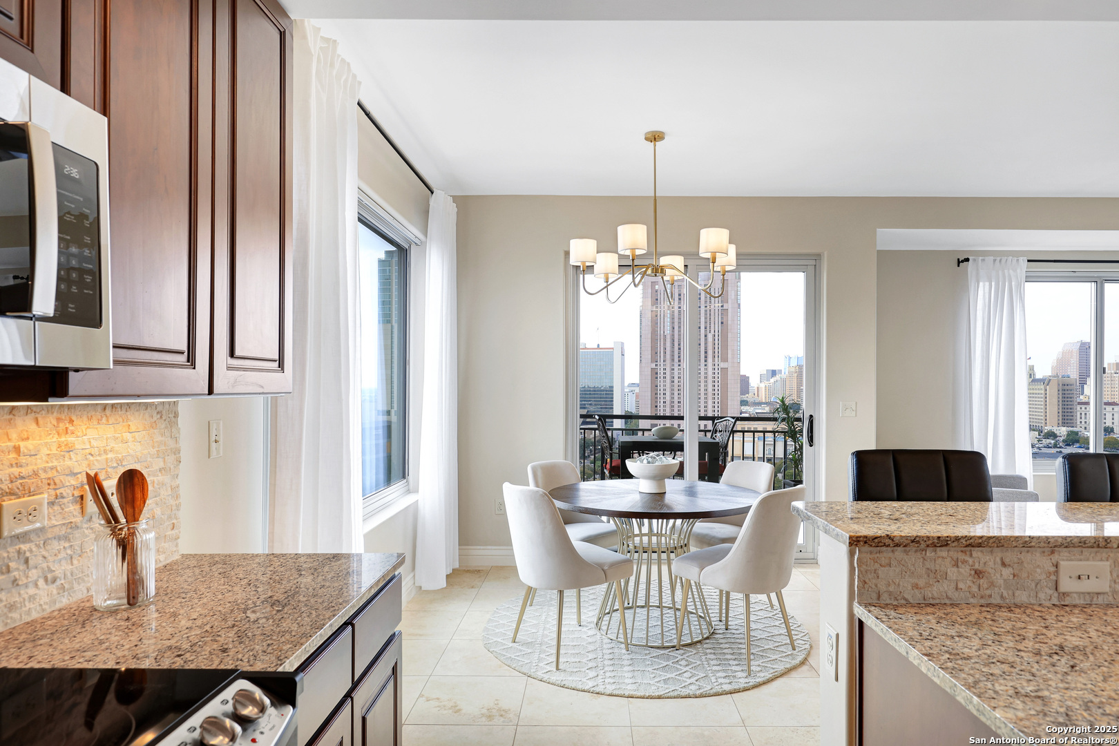 215 Center St Unit: 1307