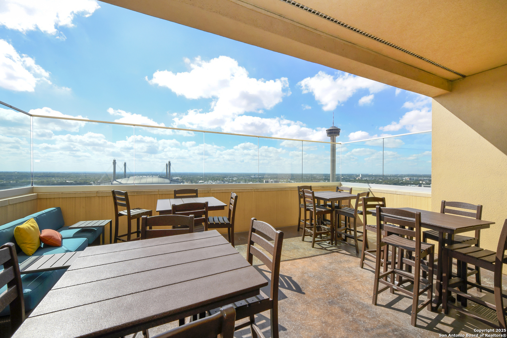 215 Center St Unit: 1307