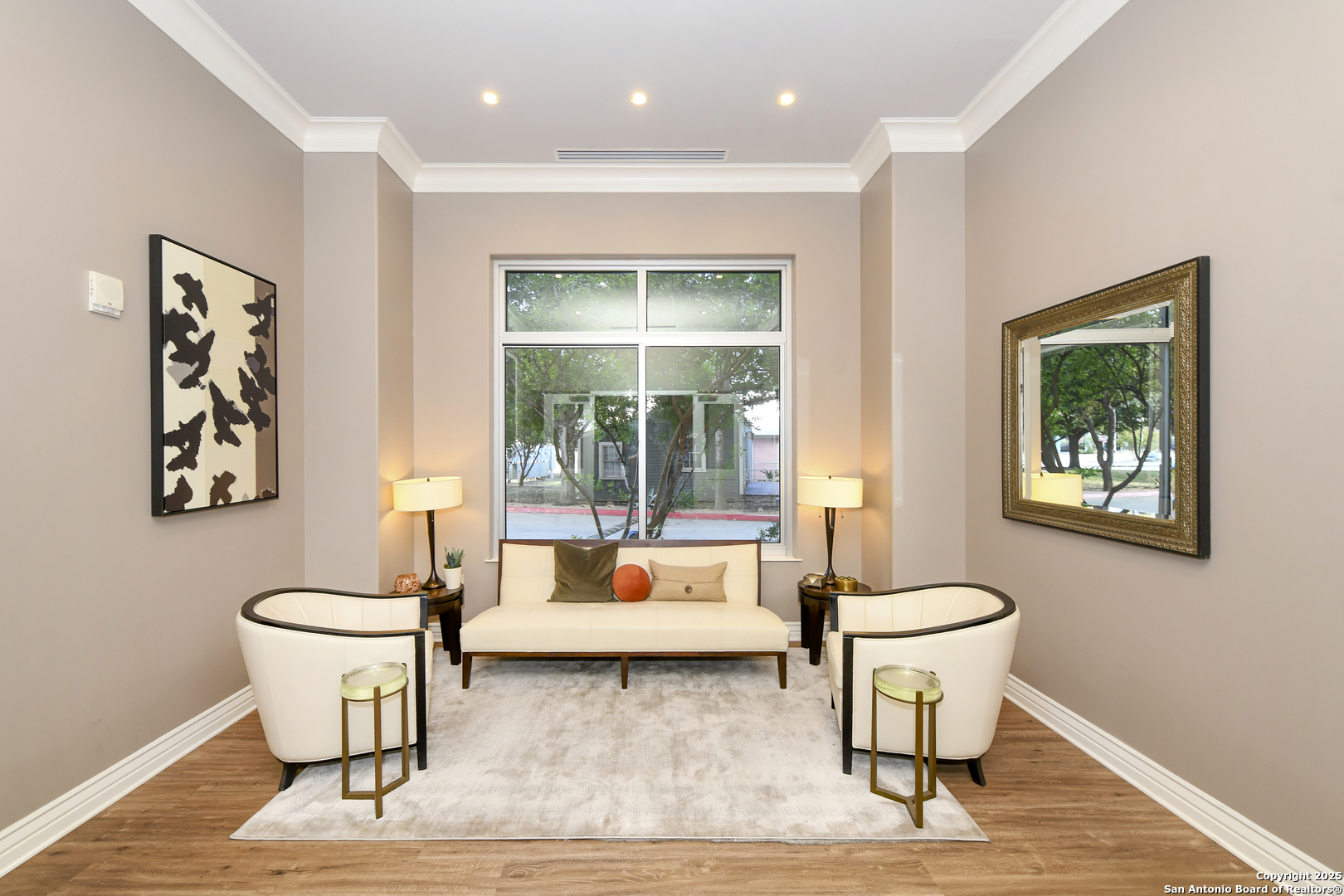 215 Center St Unit: 1307