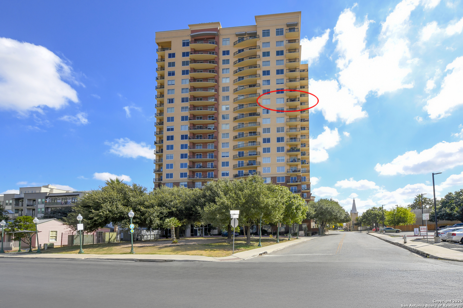 215 Center St Unit: 1307