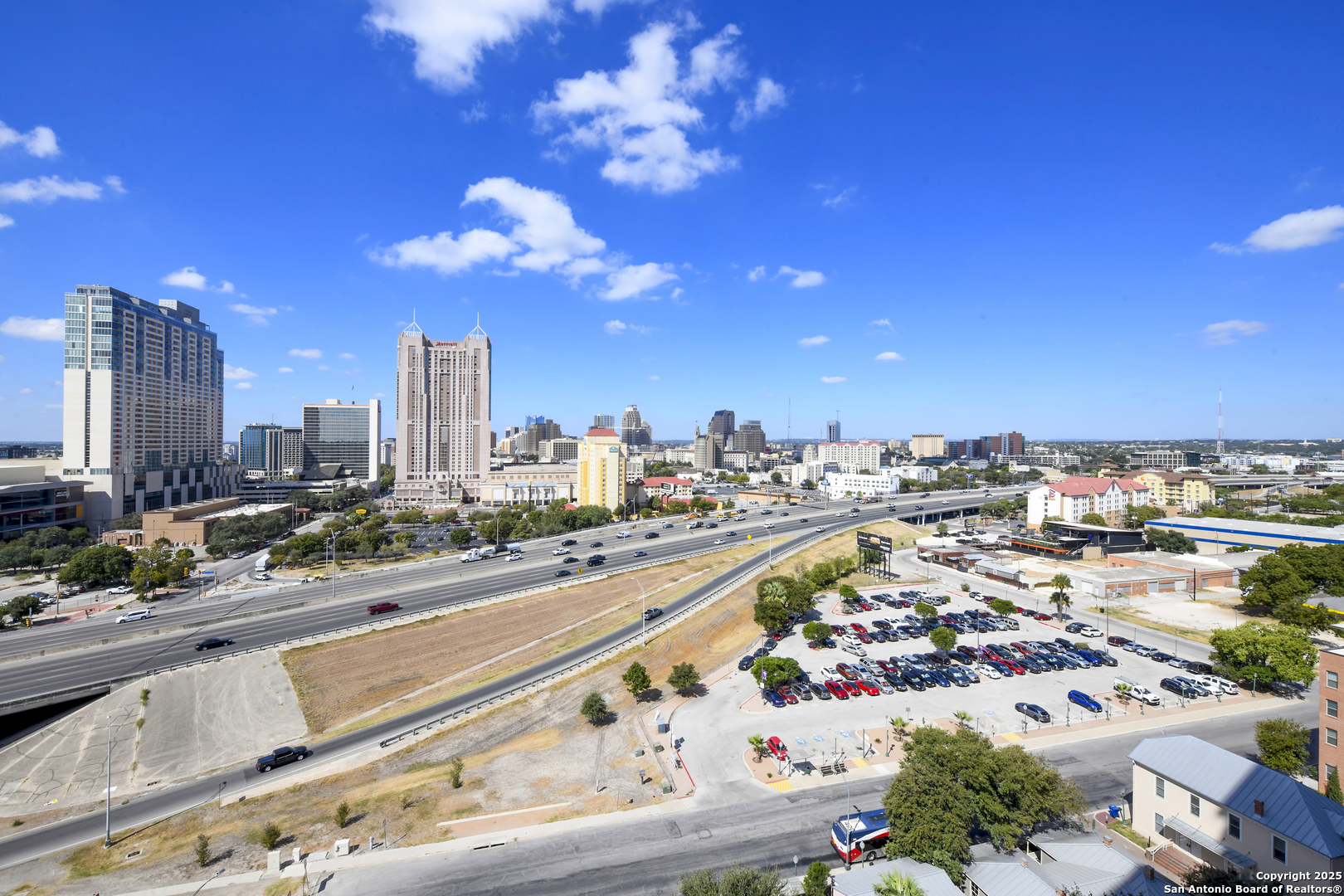 215 Center St Unit: 1307