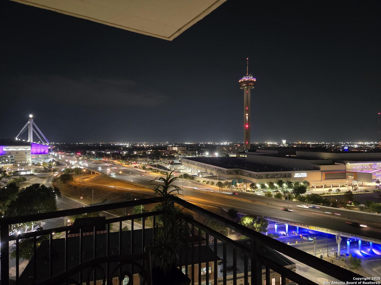 215 Center St Unit: 1307