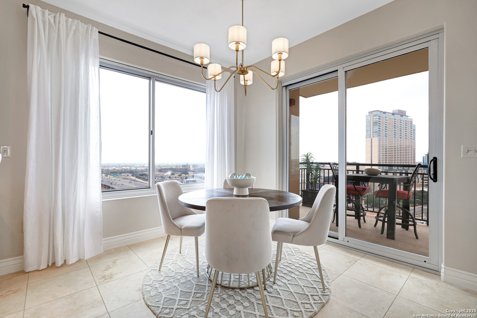 215 Center St Unit: 1307