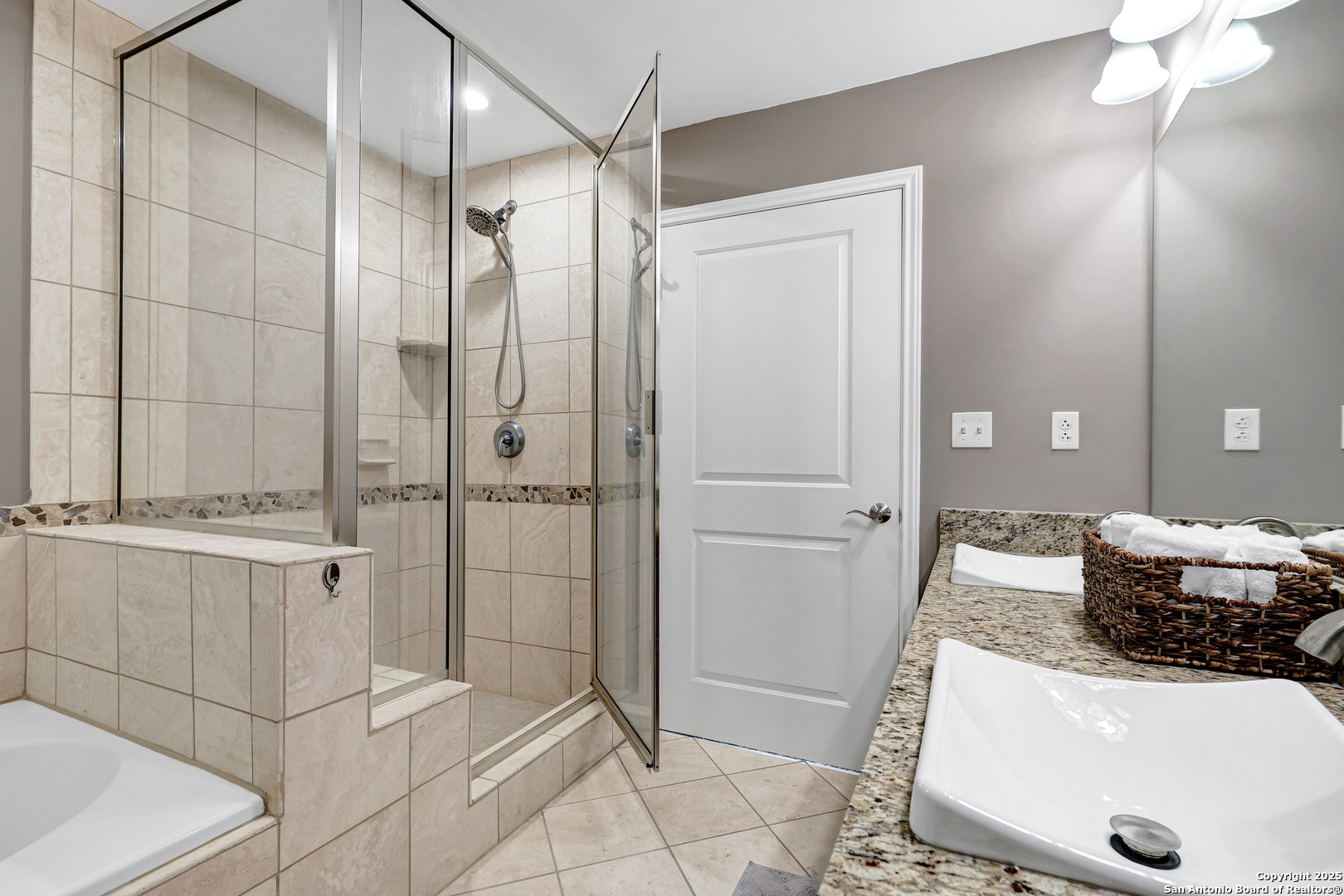 215 Center St Unit: 1307