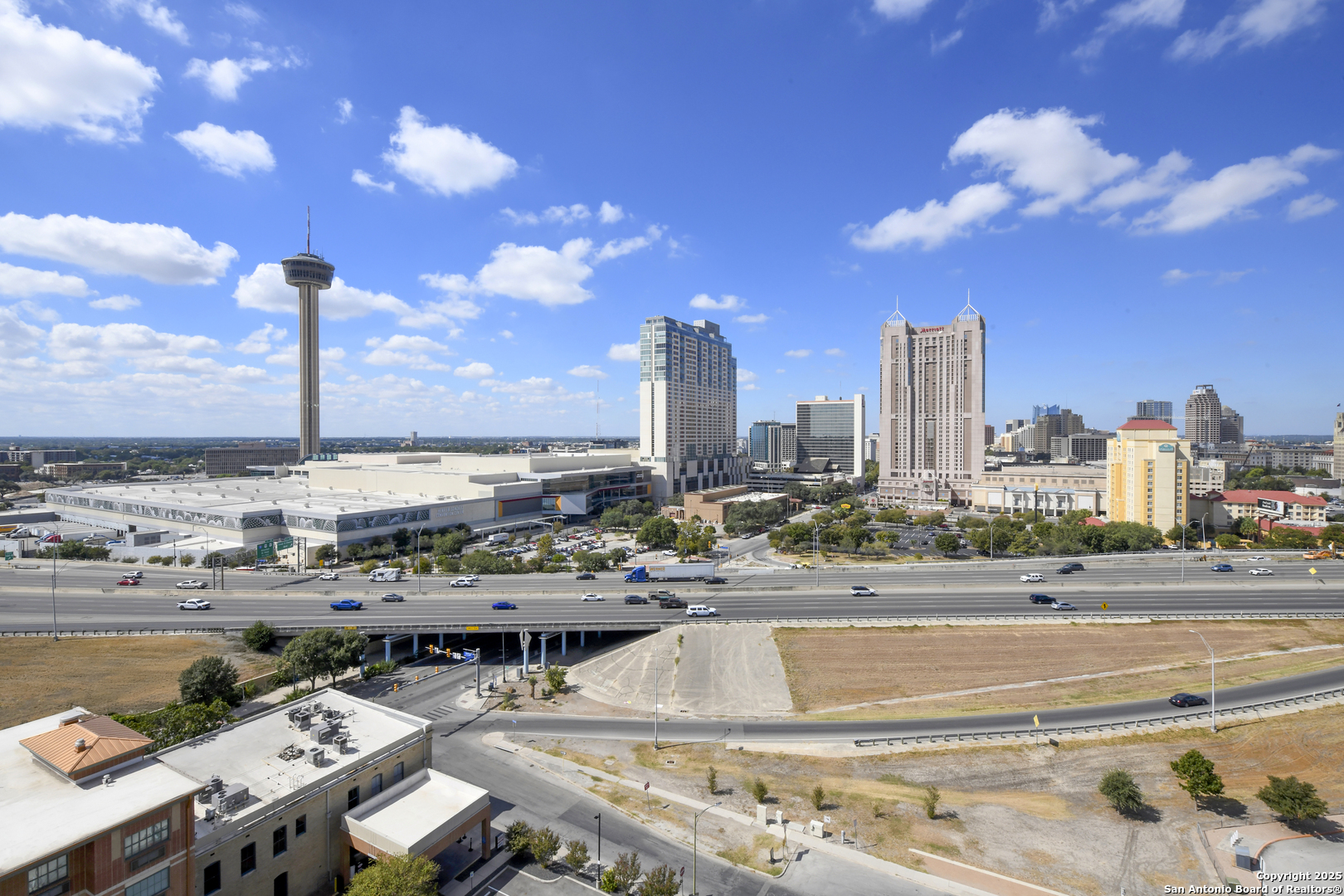 215 Center St Unit: 1307