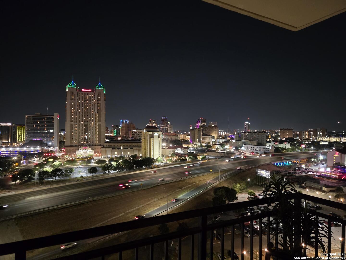 215 Center St Unit: 1307