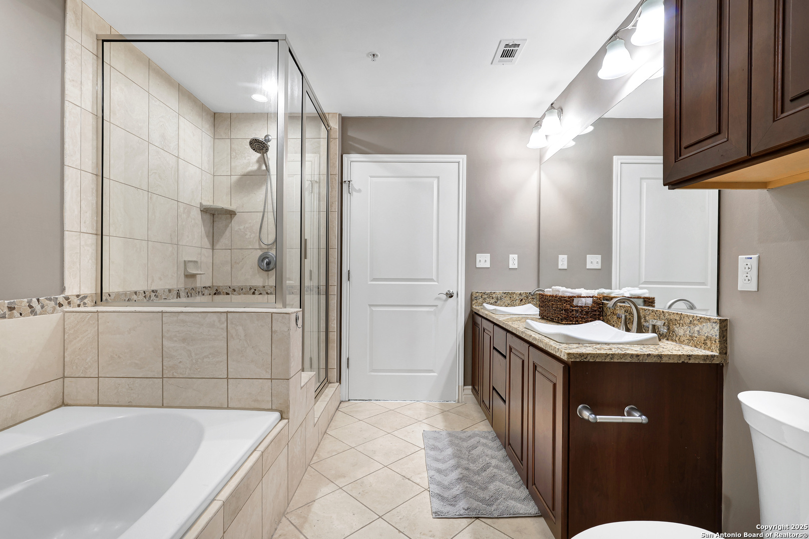 215 Center St Unit: 1307