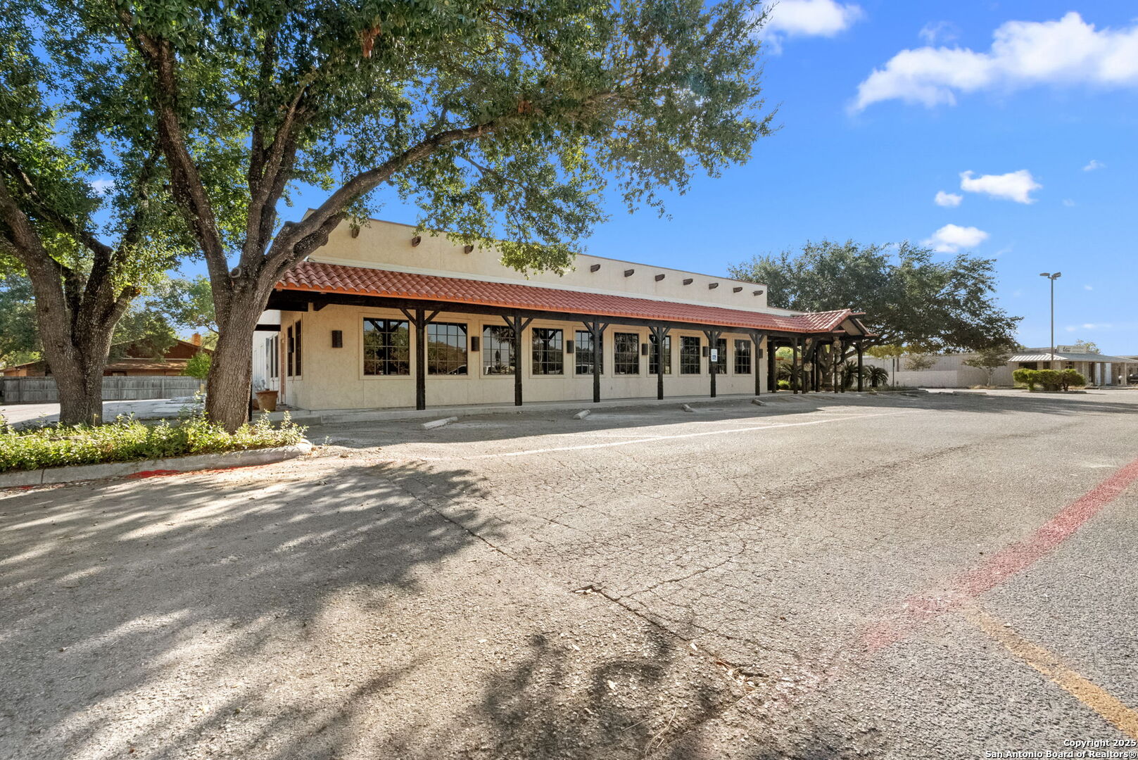 983 N Highway 123