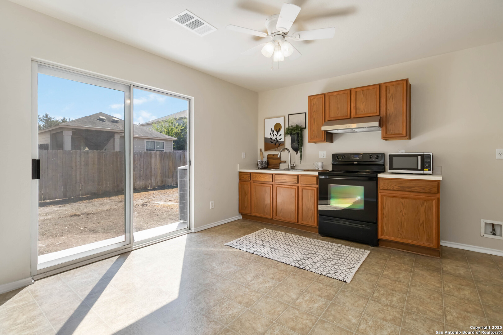 9906 Barhill Bay