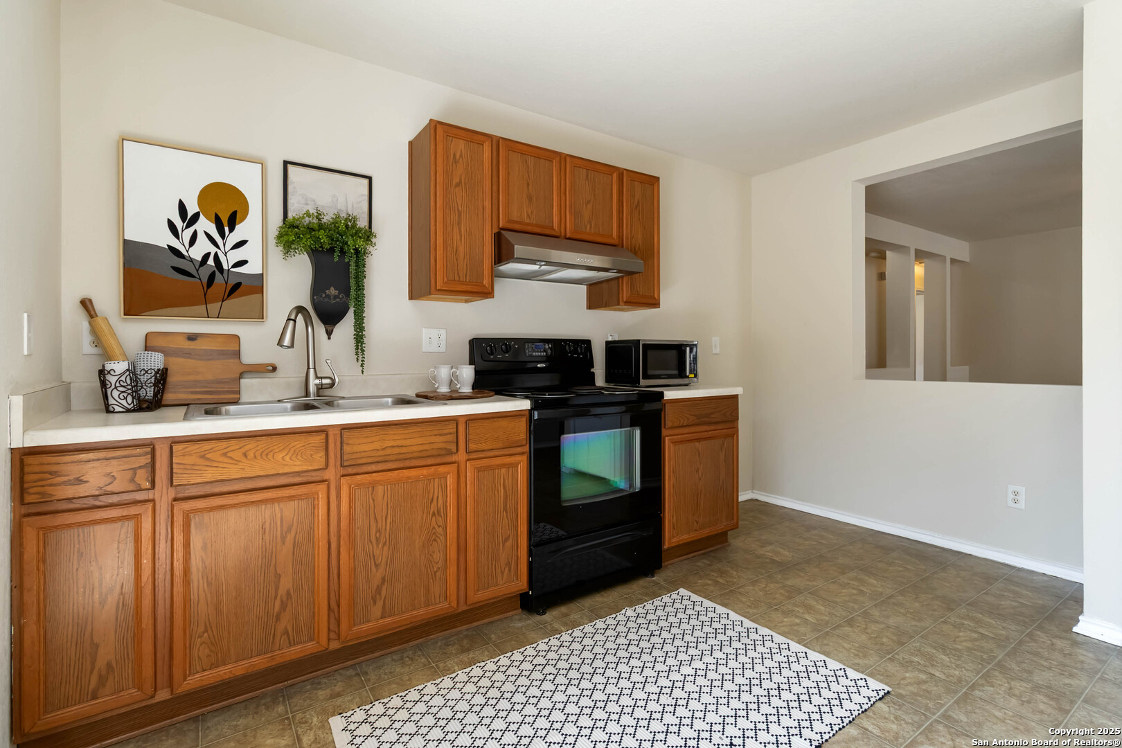 9906 Barhill Bay