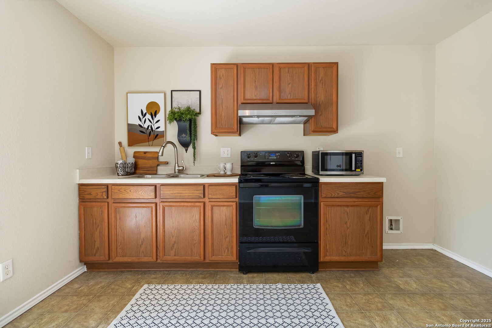 9906 Barhill Bay