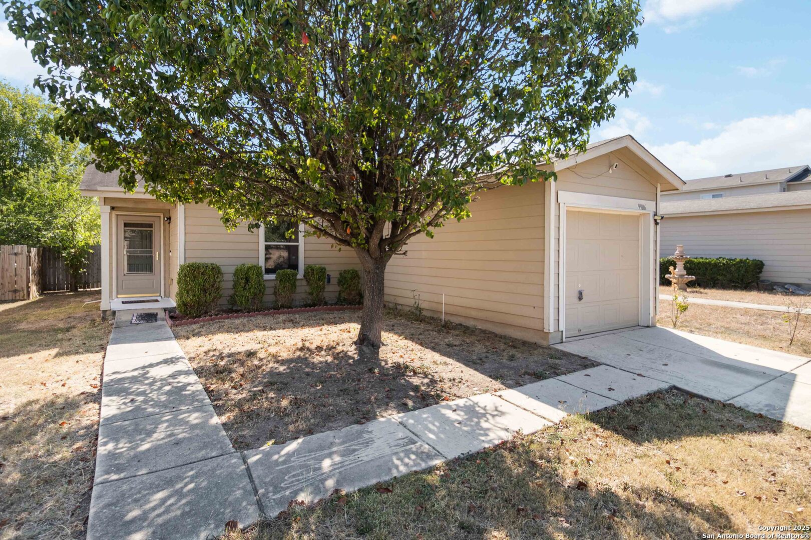 9906 Barhill Bay