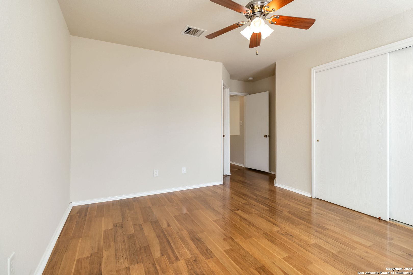 9906 Barhill Bay