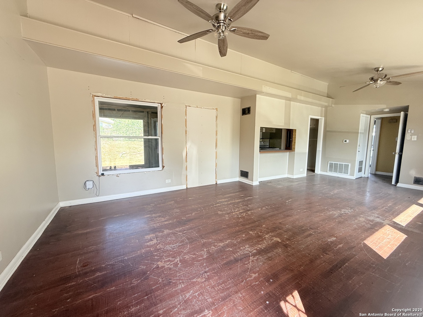 607 Blakeley Dr
