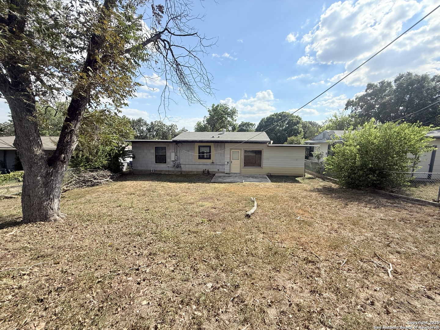 607 Blakeley Dr