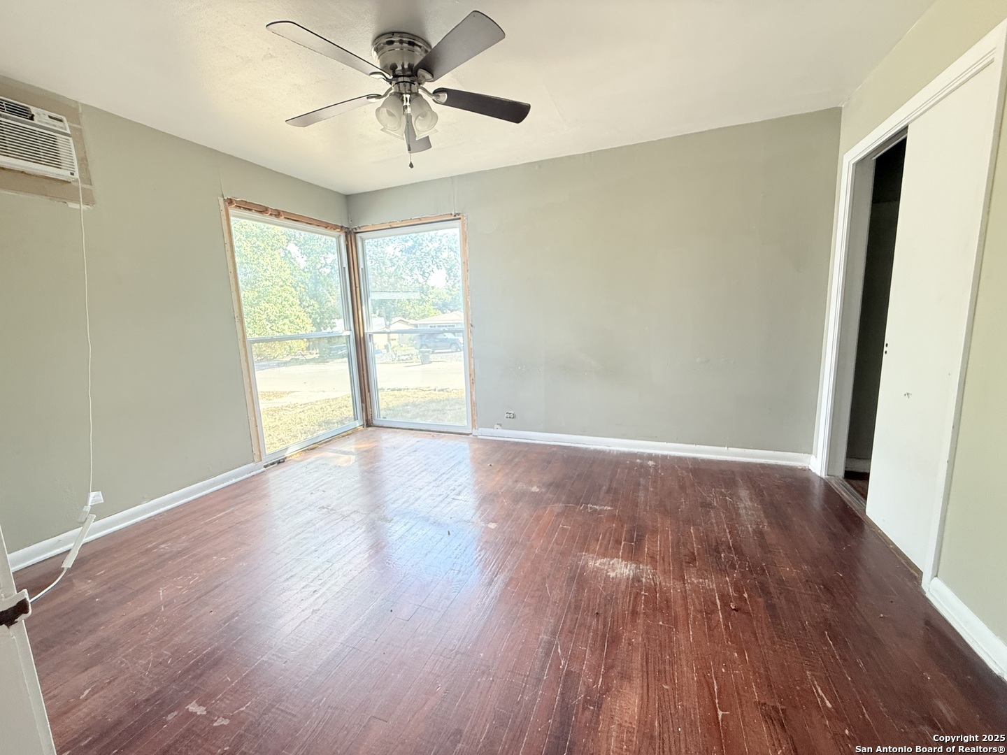 607 Blakeley Dr