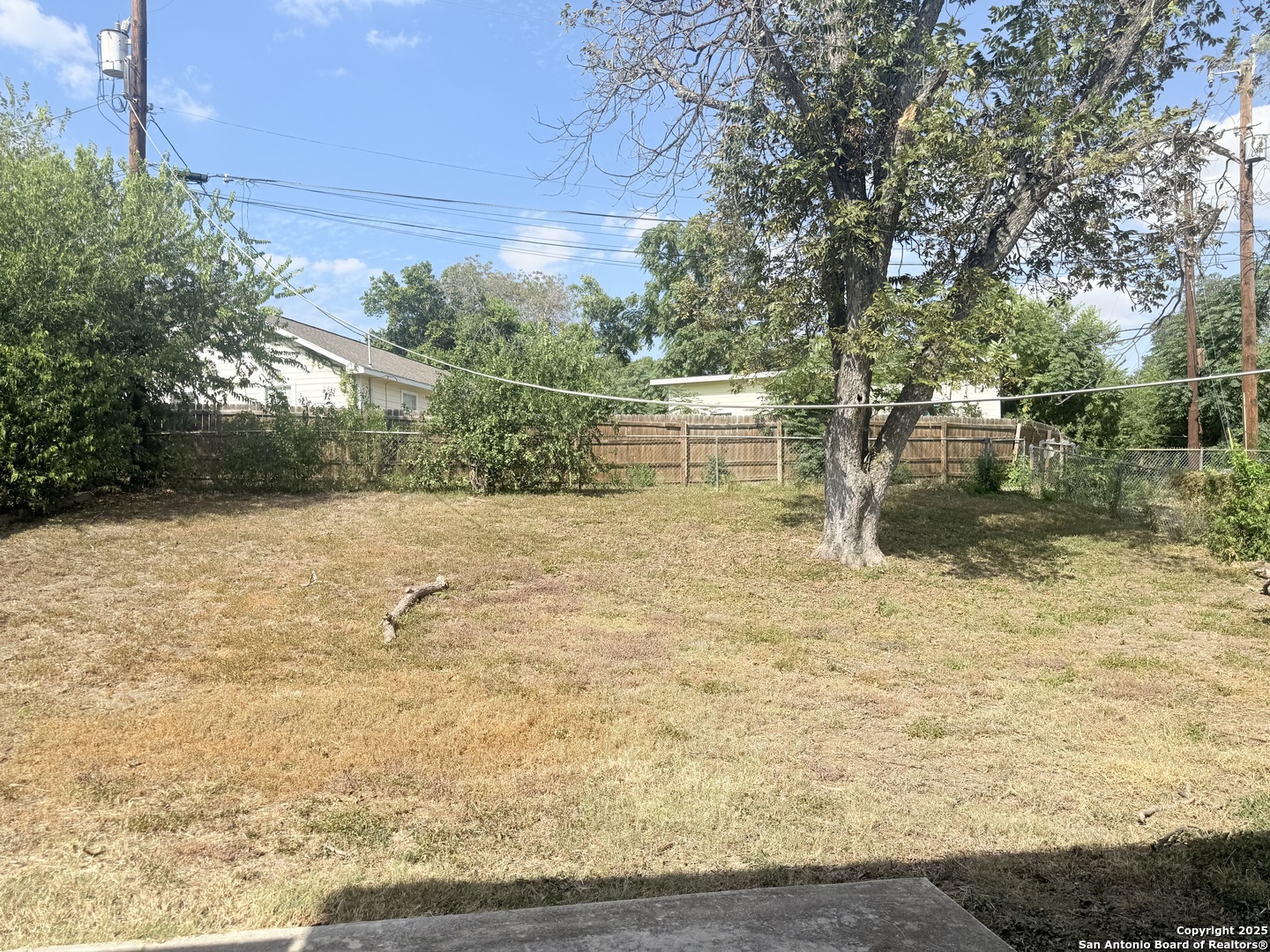607 Blakeley Dr