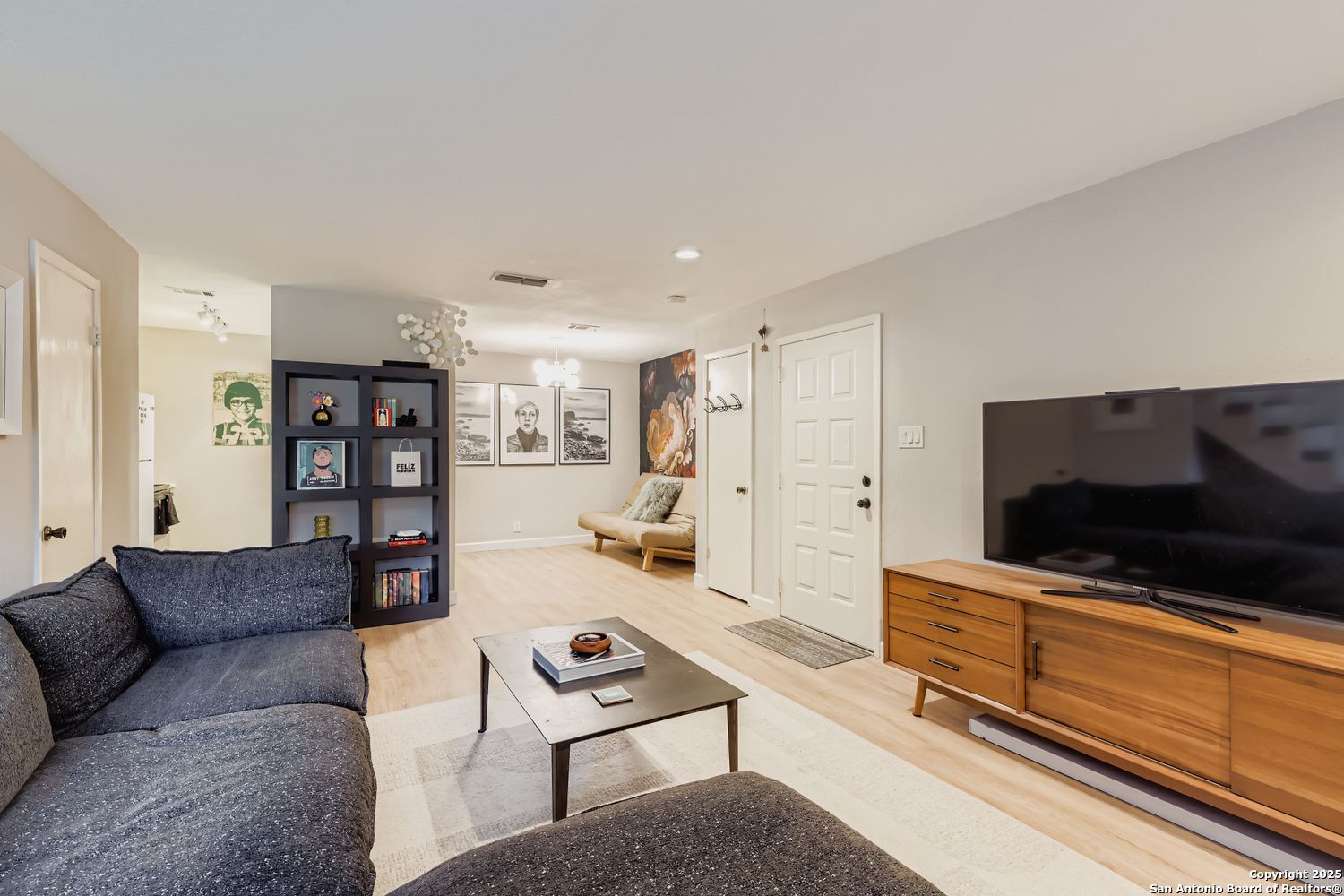10527 Perrin Beitel A212
