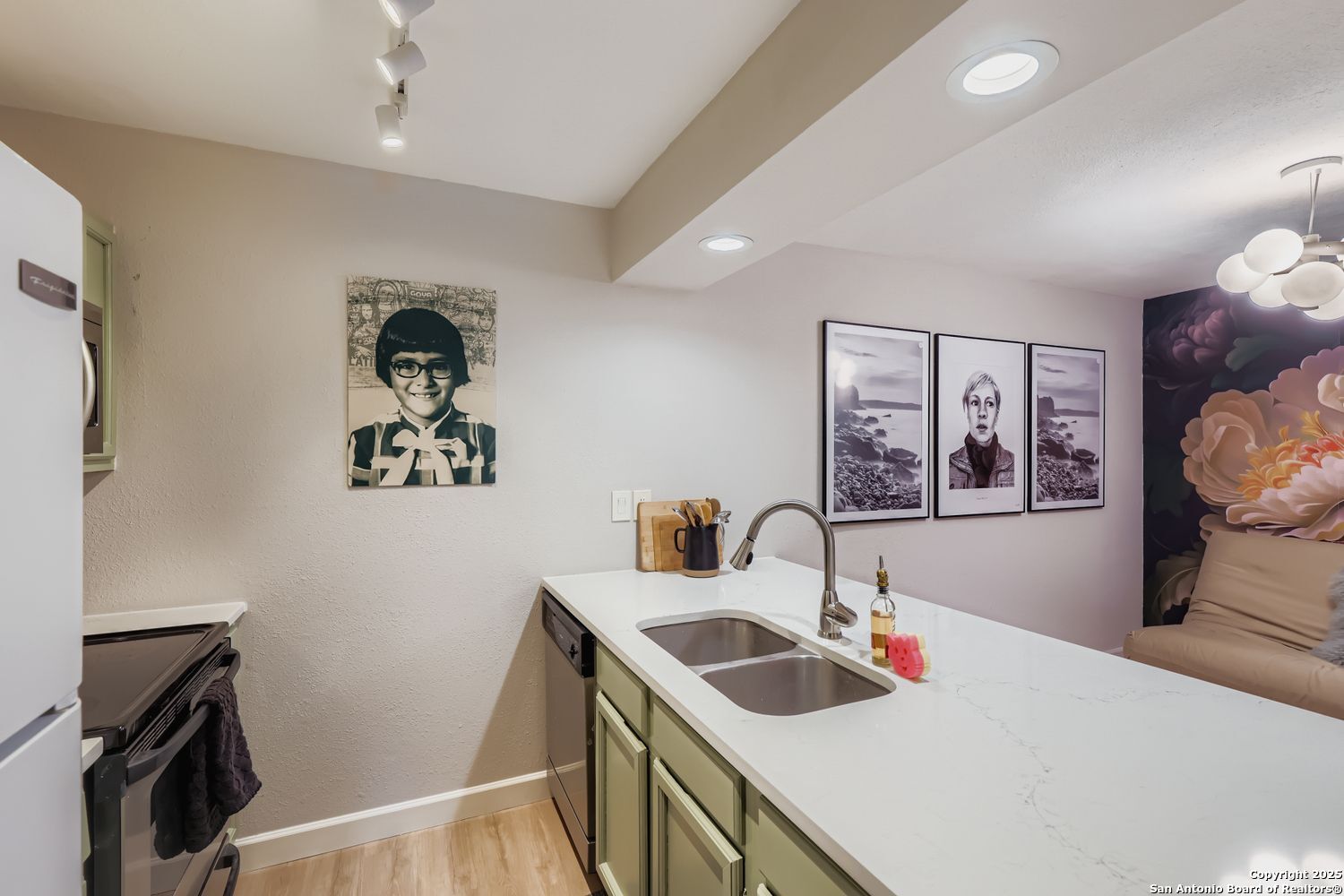 10527 Perrin Beitel A212