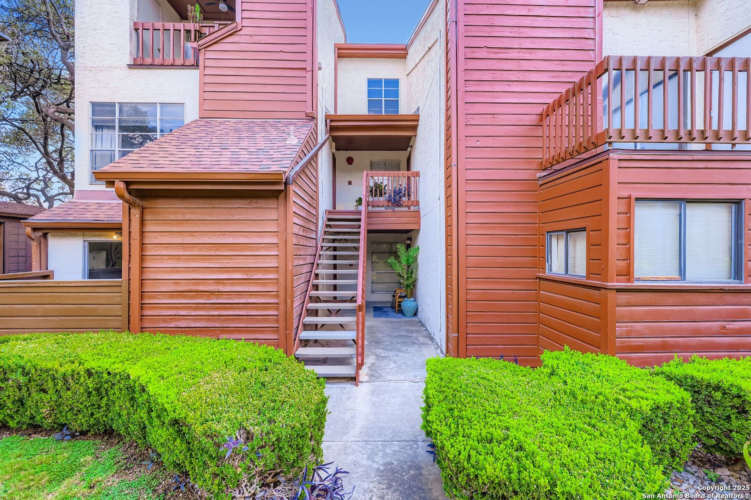 10527 Perrin Beitel A212