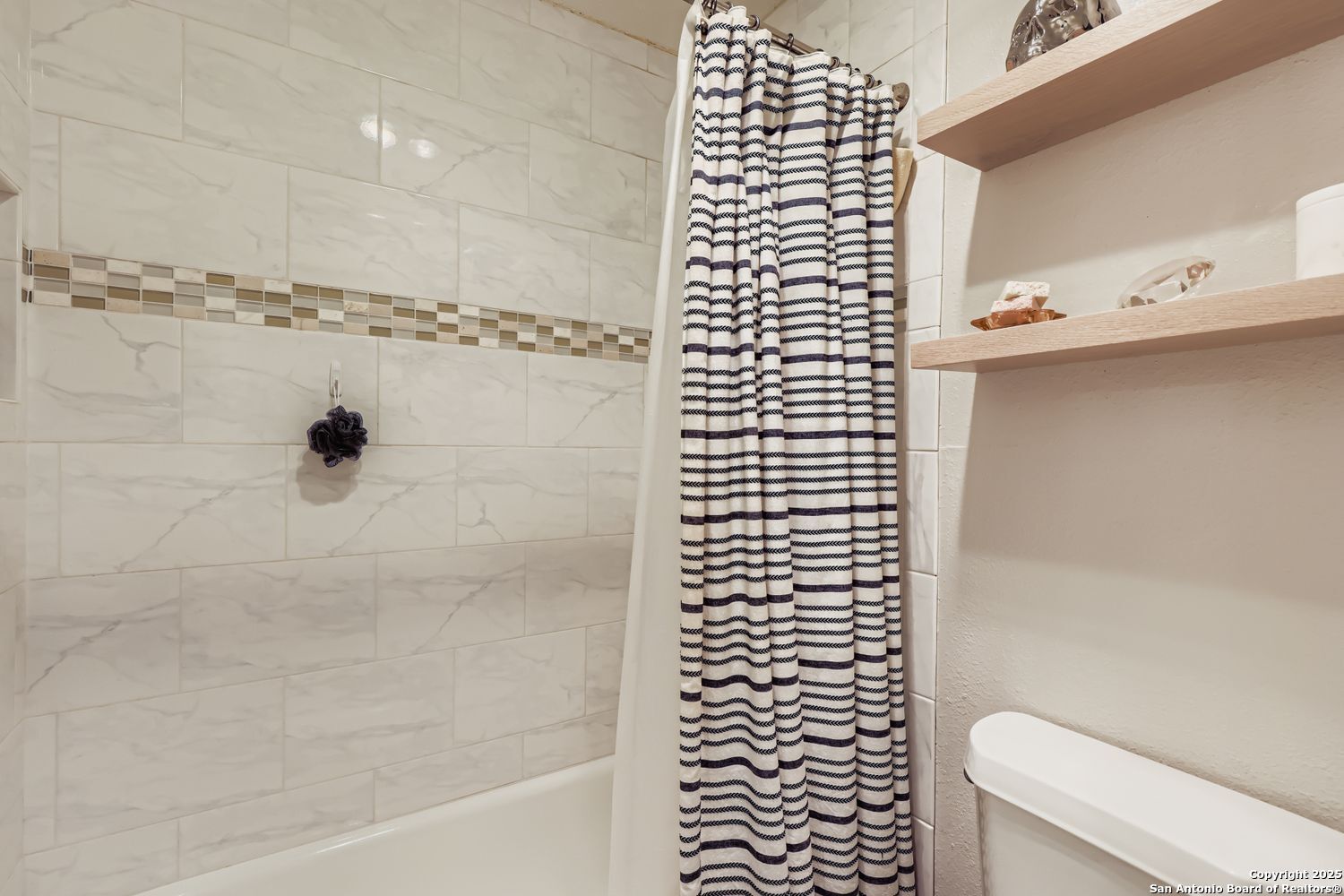 10527 Perrin Beitel A212
